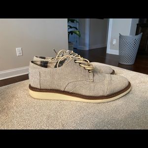 *Excellent* Tom’s Gray/Silver Dress Shoes Sz10